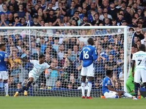 Chelsea Butuh Pemain Baru untuk Bersaing