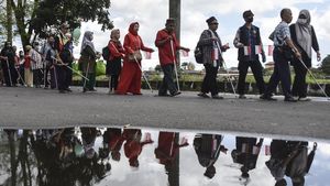 Ratusan Tunanetra Rally Tongkat Sambut Kemerdekaan