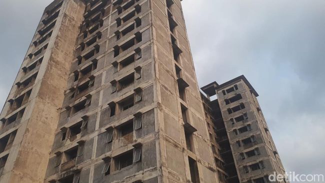 Ular ormonda bir ayolni sikishdi