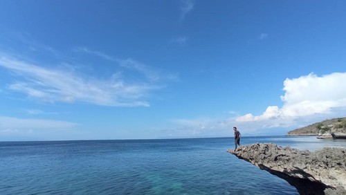 Spot foto di Pantai Pink, Lombok Timur, NTB, yang memanjakan mata.