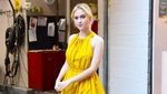 Maria Bakalova Cerah Banget Pakai Baju Kuning!