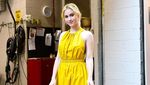 Maria Bakalova Cerah Banget Pakai Baju Kuning!