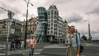 Ini dia penampakan rumah menari di Praha, Republik Ceko, Jumat (5/8/2022).