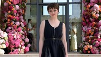 Dalam sebuah event baru-baru ini, Maisie terlihat tampil dengan rambut pendek dengan poni ala boyband. (Foto: Antony Jones/Getty Images for Sp/Antony Jones)