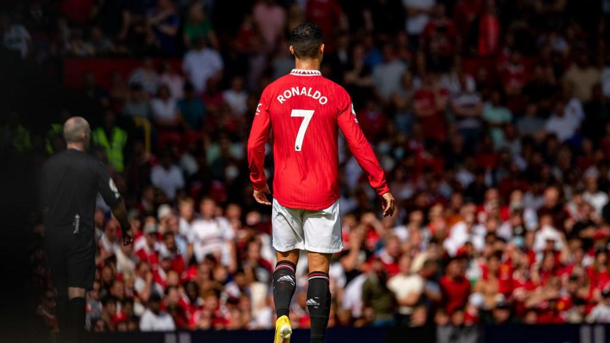 Manchester United harus melepas Cristiano Ronaldo. (Foto: Manchester United via Getty Imag/Ash Donelon)