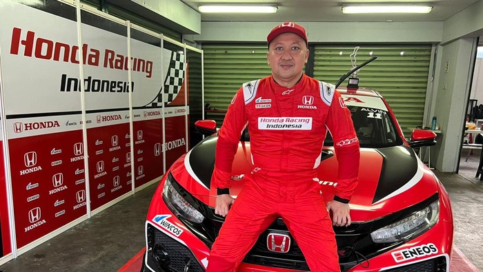 Pebalap Honda Racing Indonesia Alvin Bahar