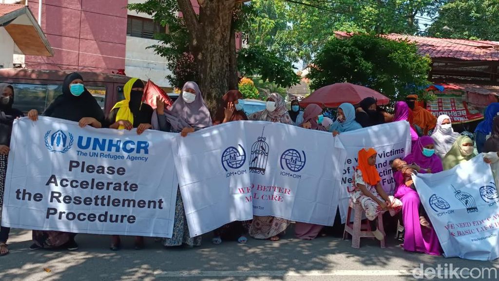 Pengungsi Somalia Demo Kantor UNHCR Medan, Tuntut Akses Pendidikan