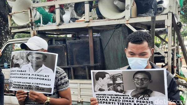 Demo Mahasiswa NTT Tolak Tiket Komodo Rp 3,75 Juta di Kemenparekraf