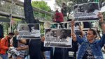 Demo Mahasiswa NTT Tolak Tiket Komodo Rp 3,75 Juta di Kemenparekraf
