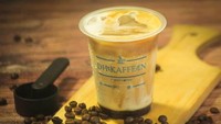 Kembali buka sejak akhir tahun lalu, Dhikaffein menawarkan tempat nongkrong outdoor seru untuk malam hari. Cukup merogoh kocek mulai dari Rp 15.000 kamu bisa menikmati segarnya segelas es kopi susu di Jl. Kemang Utara No.17, Bangka, Jakarta Selatan ini. Foto: Instagram/istimewa