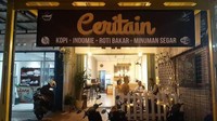 Sederhana dan nyaman seperti di rumah sendiri es kopi susu di Ceritain kopi bisa dinikmati sambil berbincang atau dipesan online. Kedai yang berada di Jalan Dr. Ratna Jati Kramat No.18, Jatiasih Bekasi ini punya sajian es kopi susu yang creamy segar seharga Rp 20.000an. Foto: Instagram/istimewa