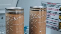 Identik dengan es kopi susu gula aren khas Relung Kopi, banyak pelanggan yang terus kembali untuk menikmati kesegarannya. Berada di Jalan Tebet Barat IX No.17, kamu bisa memesan kopinya untuk dibawa pulang maupun dinikmati di tempat. Foto: Instagram/istimewa