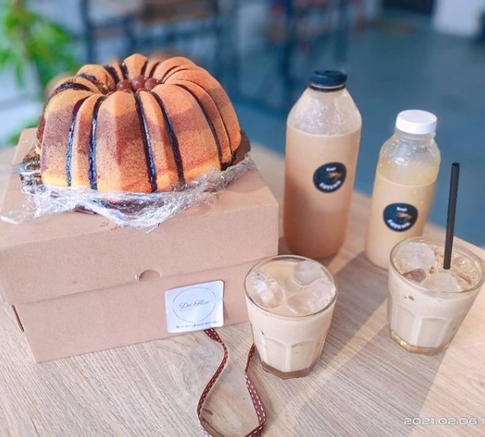 Food Spot Es Kopi Susu Manis Dingin! 20 Es Kopi Susu Kekinian Rp 10 Ribuan Ada di Sini!