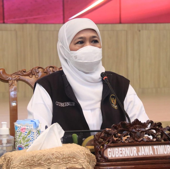 Gubernur Khofifah memberi arahan penyelesaian konflik di Silo, Jember.