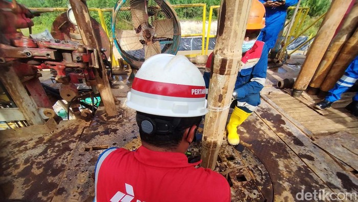 Pertamina makin rajin ngebor sumur setelah alih kelola Blok Rokan dilakukan sejak 1 tahun yang lalu. Target besar meningkatkan produksi migas di Blok Rokan ada di depan mata.