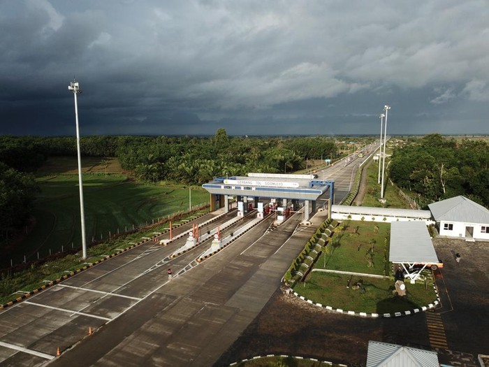 PT Hutama Karya (Persero) menyiapkan strategi keamanan ekstra di Jalan Tol Trans Sumatera (JTTS). Salah satunya, dengan menyiapkan 1.130 unit CCTV yang tersebar dan dipantau 24 jam penuh melalui command center terintegrasi, baik di ruas tol maupun kantor pusat.
