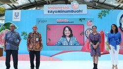 Kampanye #AyoMinumBuah tengah digelar untuk mendorong masyarakat untuk meningkatkan kesehatan. Kampanye ini dilakukan Unilever Indonesia bersama Kemenkes.