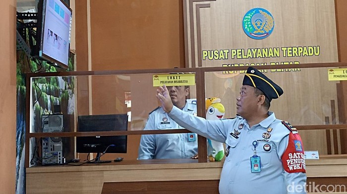 Kepala Rubasan Blitar menjajal layanan terpadu.