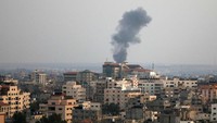 Serangan tersebut bermula pada Jumat (5/8) terlihat asap mengepul usai bombardir serangan udara Israel ke Gaza. Israel memulai operasi militernya yang diberi nama Breaking Dawn. Sejauh ini, serangan udara Israel telah menewaskan beberapa anggota senior kelompok Jihad Islam, termasuk komandan tertinggi Khaled Mansour dan Tayseer al-Jabari. Militer Israel mengklaim bahwa baik Mansour dan al-Jabari telah merencanakan serangan teror.