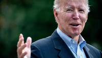 Biden juga merilis sebuah pernyataan yang menyerukan pada semua pihak untuk sepenuhnya menerapkan gencatan senjata, dan untuk memastikan bahan bakar dan pasokan kemanusiaan terus mengalir ke Gaza saat pertempuran mereda.