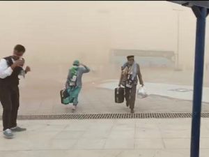 Badai Pasir Landa Bandara Madinah, Pemulangan Haji RI Terkendala