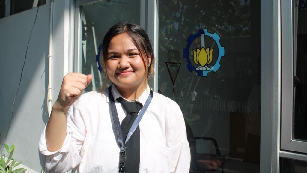 Moncer! Gadis Asal Tangerang Berusia 15 Tahun Jadi Mahasiswi Termuda ITS