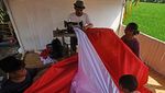 Sambut HUT RI, Warga Serang Bikin Bendera Merah Putih Raksasa