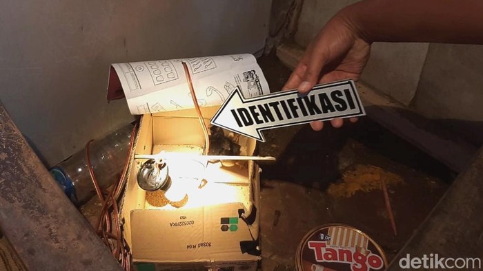 Olah TKP bocah tersengat listrik di Trenggalek