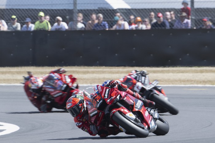 NORTHAMPTON, ENGLAND - AUGUST 07: Francesco Bagnaia of Italy and Ducati Lenovo Team leads the field during the MotoGP race during the MotoGP of Great Britain - Race at Silverstone Circuit on August 07, 2022 in Northampton, England. (Photo by Mirco Lazzari gp/Getty Images)