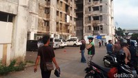 Beberapa hari sejak rilis perdananya pada 4 Agustus lalu, lokasi ini ramai didatangi pengunjung dari berbagai kalangan. Mulai dari mereka yang hanya penasaran setelah menonton film tersebut hingga yang ingin membuat konten media sosial.