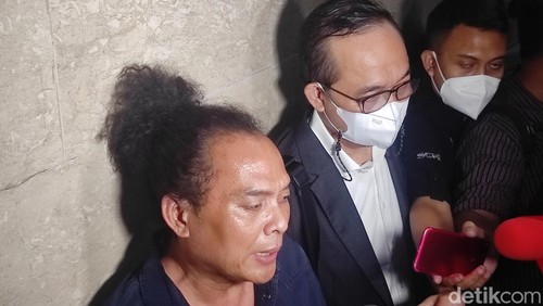 Pengacara Bharada E, Deolipa Yumara datangi Bareskrim