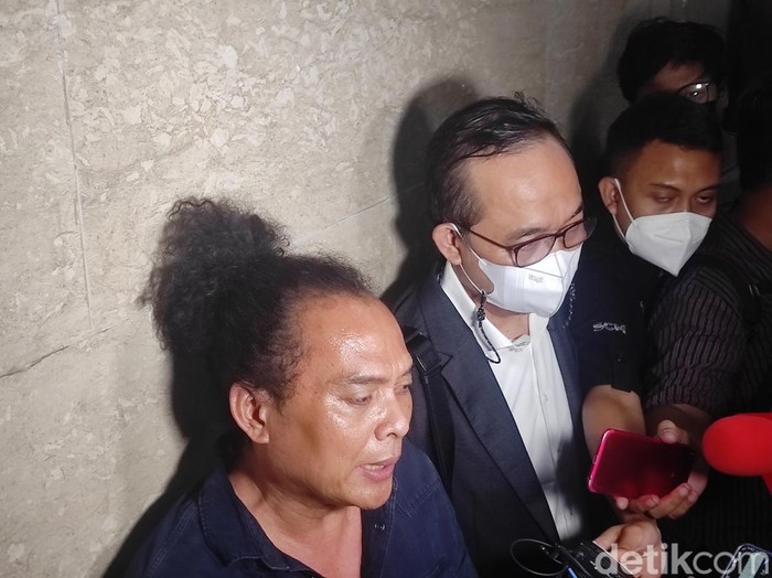 Pengacara Bharada E, Deolipa Yumara datangi Bareskrim