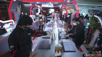 Jajaran leptop yang menggiurkan konsumen. Mulai dari laptop mainstream, premium hingga gaming dengan brand seperti ACER, ASUS, AXIOO, DELL, HP, LENOVO, dan MSI bertenaga prosesor AMD. Selain itu ada pula beberapa laptop bertenaga AMD Ryzen 6000 series processors.