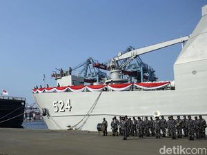 Rasakan Sensasi Mudik Gratis Naik Kapal Perang, Simak Rute dan Syaratnya!
