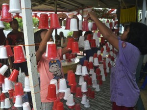 7 Cara Memperingati Hari Kemerdekaan, Pasang Bendera Sampai Gotong Royong