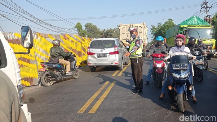 Persiapan perbaikan Jembatan Balun Lamongan