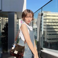 Tak seperti kawan-kawannya yang lain sayangnya Viviyona Apriyani absen dalam konser 10 tahun JKT48. Ia sendiri tidak berada di Indonesia melainkan di Jepang. Setelah menikah, ia bersama sang suami yang keturunan Jepang membangun usaha di bidang properti. Foto: Instagram