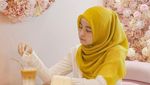 10 Momen Risty Tagor Ngopi Cantik dan Makan Bareng Keluarga