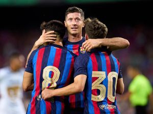 Pemain Barcelona Sabar-sabar ya... Kabarnya Tak Gajian Dulu