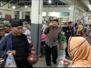 Menengok Sedekah Pasar ala Pedagang Pacitan