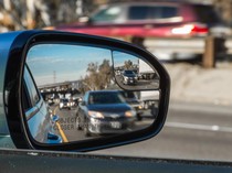 Berapa Lama Waktu Ideal Melihat Kaca Spion?