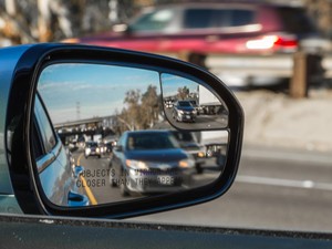 Spion Otomatis Jangan Dilipat Paksa, Ini Kerusakan Fatal yang Bisa Terjadi