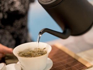 Teh Daun Jati China Efektif Turunkan BB, Cermati Aturan Minumnya