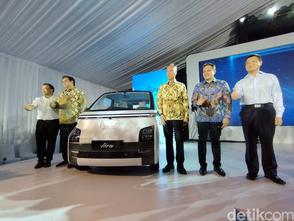 Wuling Air ev Mulai Diproduksi di Indonesia