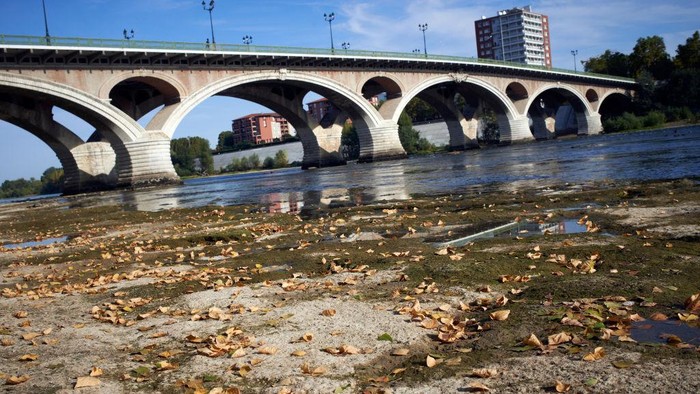 1242400273 The riverbed of the Garonne river is seen under the 'Pont des Catalans' bridge in toulouse. Due to the drought, the Garonne river in Toulouse is below its normal flow : 52cm of water is measured where its normal is 55cm and its flows is about 49 cubic meters per second against a normal of 55. One can see the Garonne' riverbed and little islands are forming in the Garonne river. In July, rain was 88% less abundant than normal : France is experiencing its worst drought since rain records began in 1959. SW of France and Toulouse are enduring another round of scorching heat. Water restrictions are in place all over France. Toulouse. August 09th 2022. (Photo by Alain Pitton/NurPhoto via Getty Images)