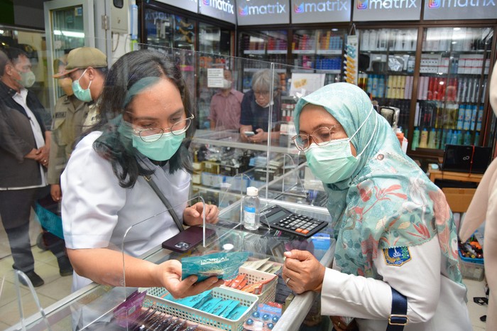 Aksi Penertiban Pasar Dari Kosmetik Ilegal Dan Atau Mengandung Bahan Berbahaya