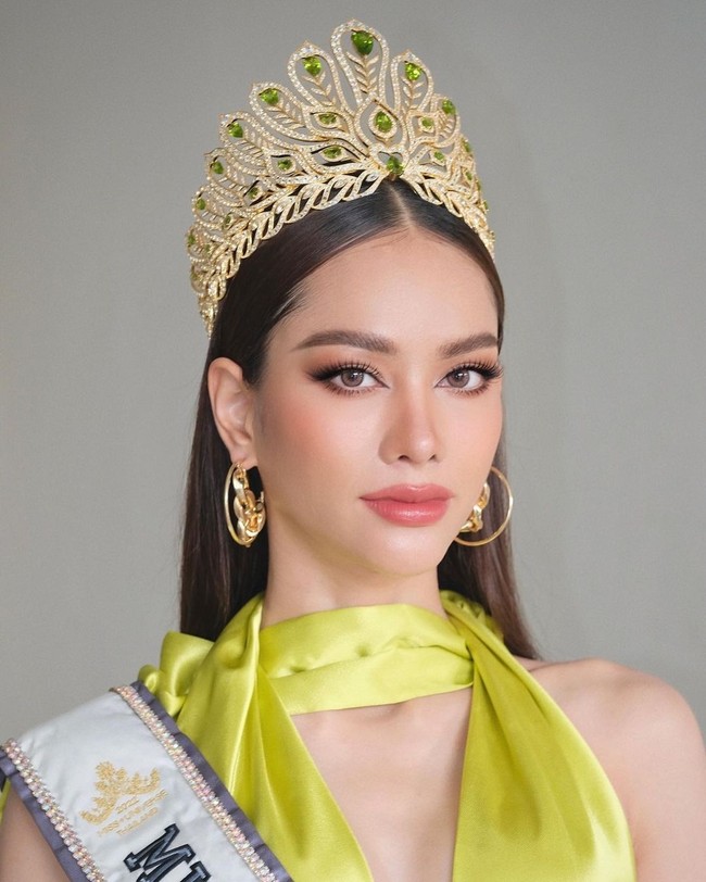 Perjalanan hidup ratu kecantikan itu disebut inspiratif dan membuktikan semua orang bisa meraih kesuksesan. Dilansir Mashable, orang tua Anna adalah tukang sampah yang bekerja di Administrasi Metropolitan Bangkok.Foto: Instagram @annasnga_1o