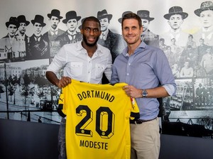 Dortmund Sudah Beli Serep untuk Haller, Ini Dia Pemainnya