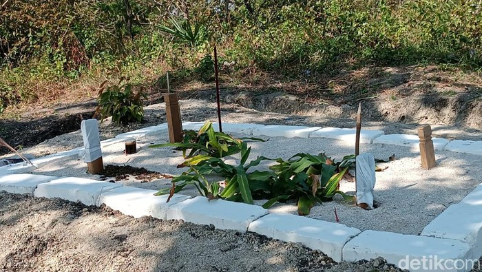 Bangunan mirip makam di Bojonegoro