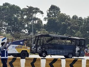 Pihak Pengelola Angkat Bicara soal Bus AKAP yang Terbakar di Tol Jagorawi